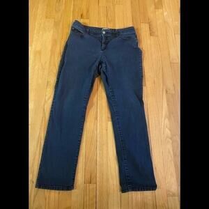 CHICOS WOMENS SLIMMING JEAN SIZE 1